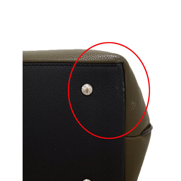 Louis Vuitton Lock Me Handbag - Picture 6 of 9